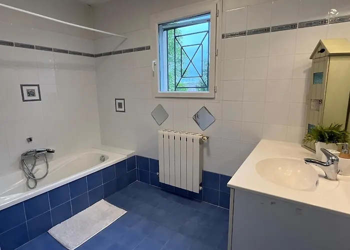 Maison Familiale 10 Min Montpellier - Calme - Jardin - 10 Min - Parking *