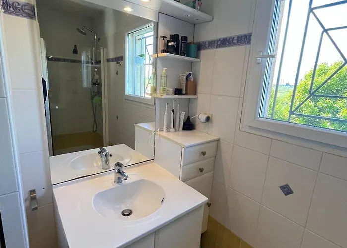 Maison Familiale 10 Min Montpellier - Calme - Jardin - 10 Min - Parking Casa de Férias Lattes
